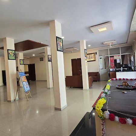 Hotel Maheshwari Green'S Ujjain Esterno foto