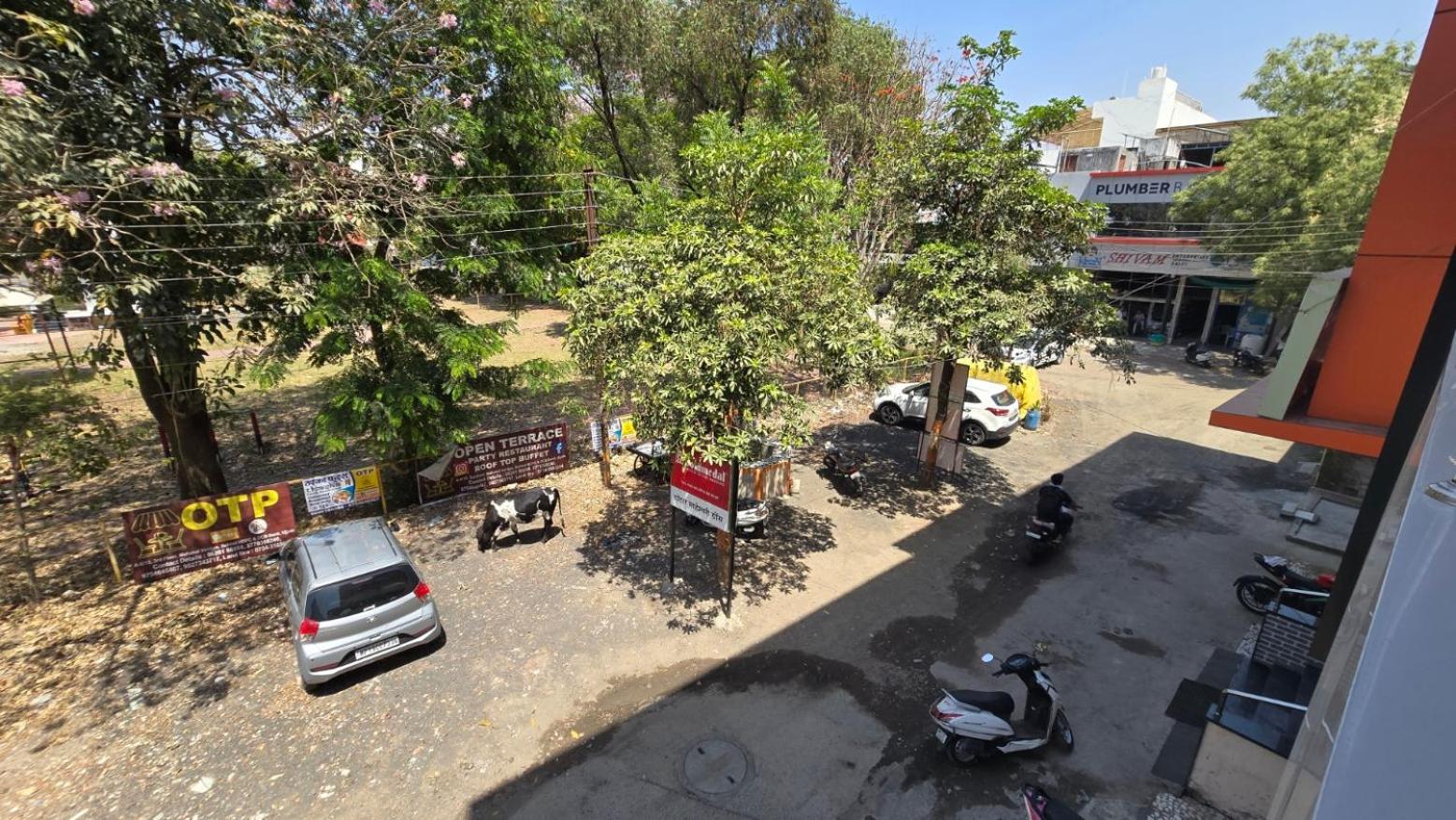 Hotel Maheshwari Green'S Ujjain Esterno foto