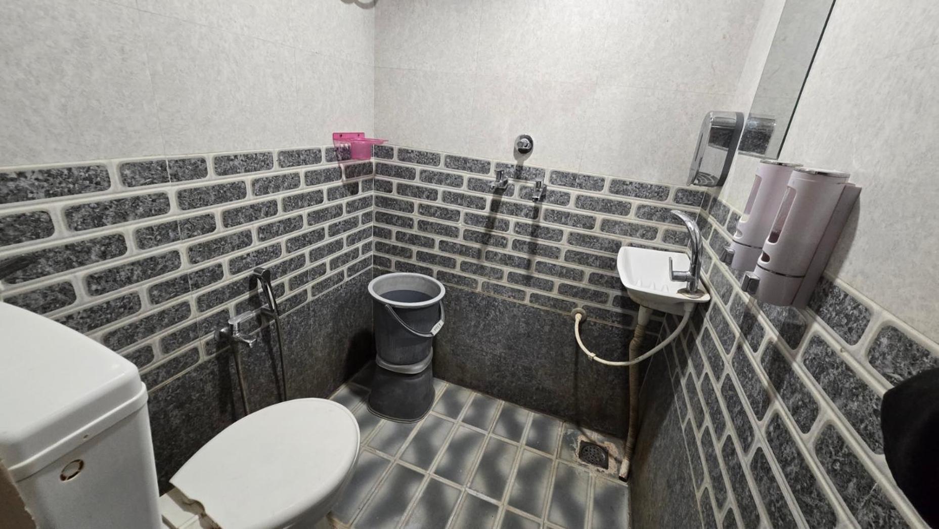 Hotel Maheshwari Green'S Ujjain Esterno foto